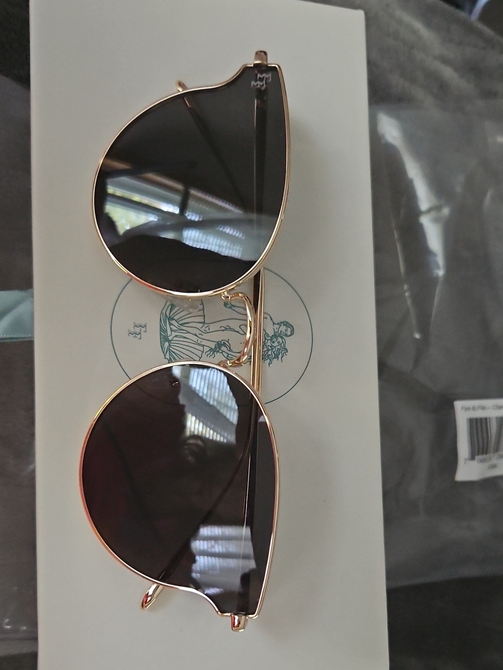 Fyn & Fia 'Clara' Sunglasses. New In Box Retail $390